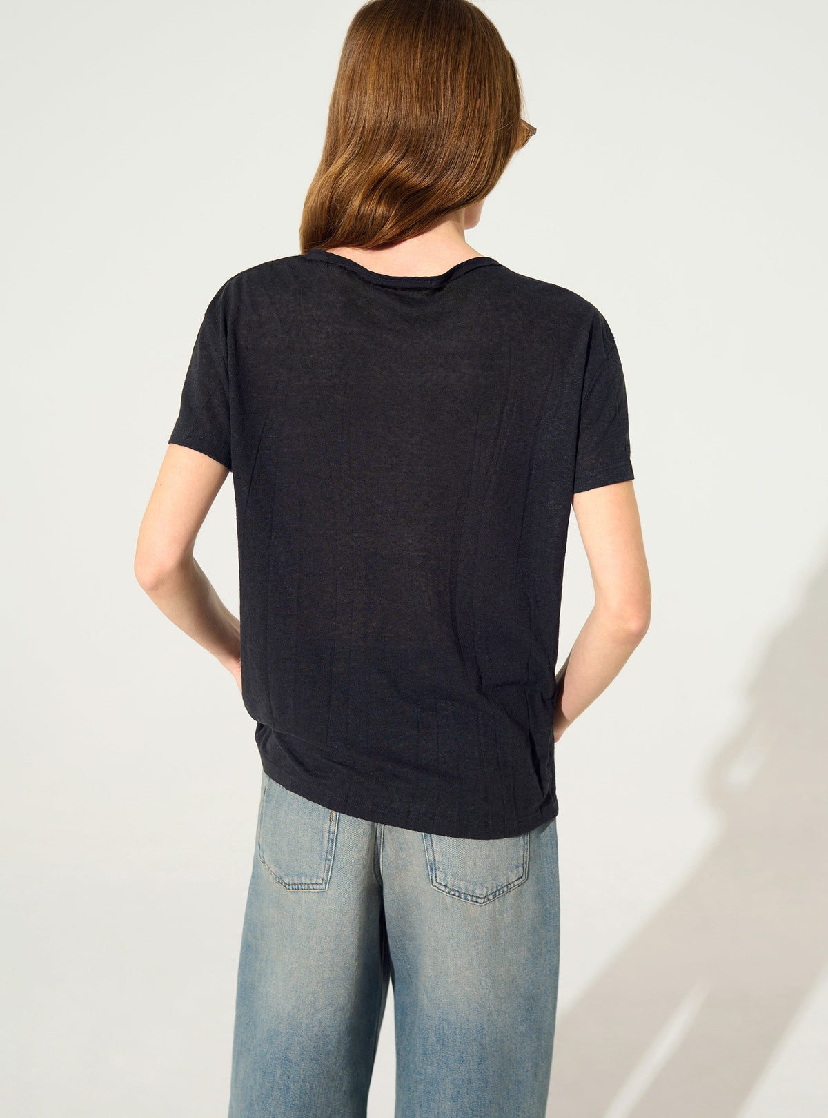 黒いTシャツ