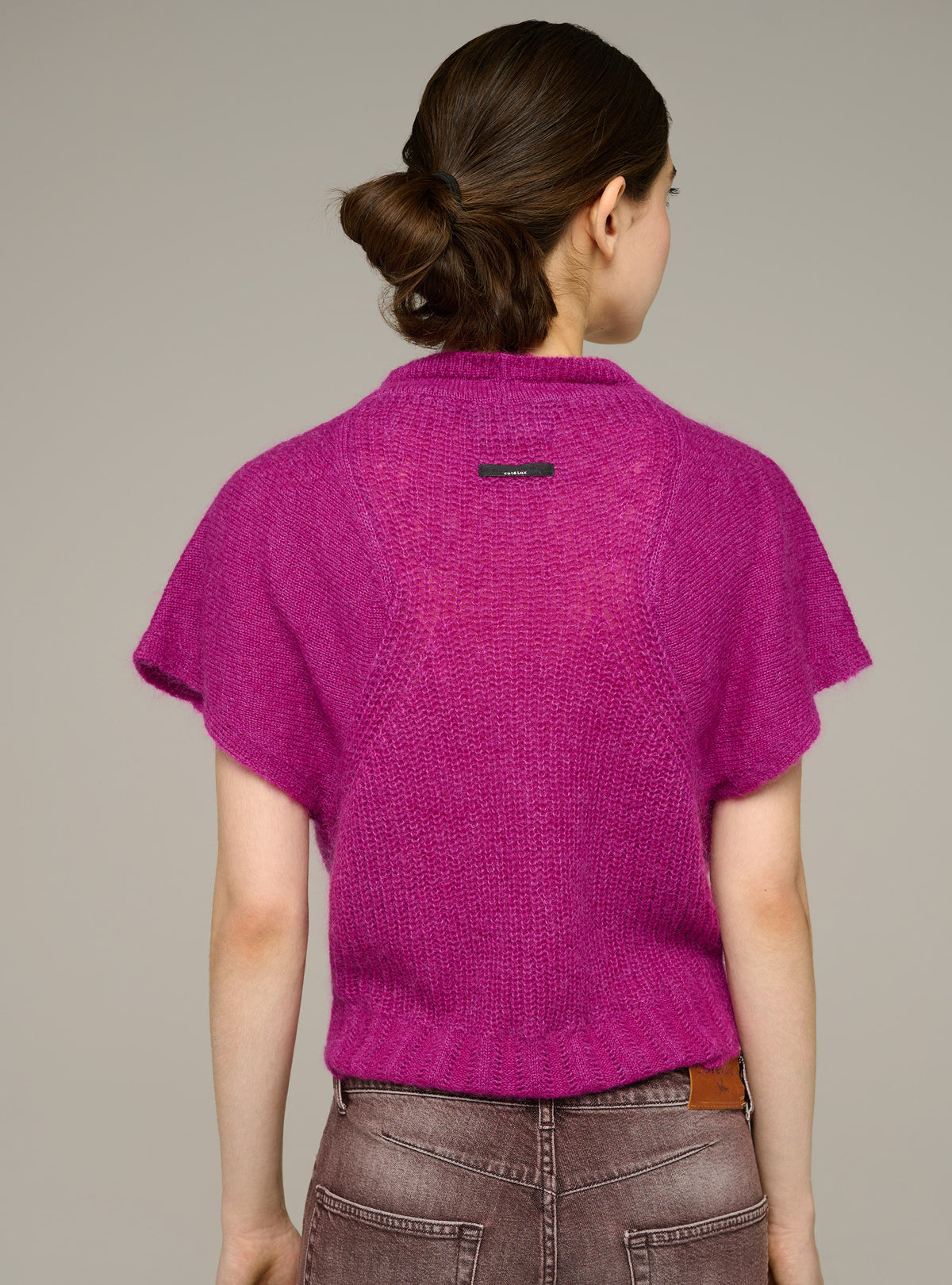 Fitted short-sleeve crewneck sweater