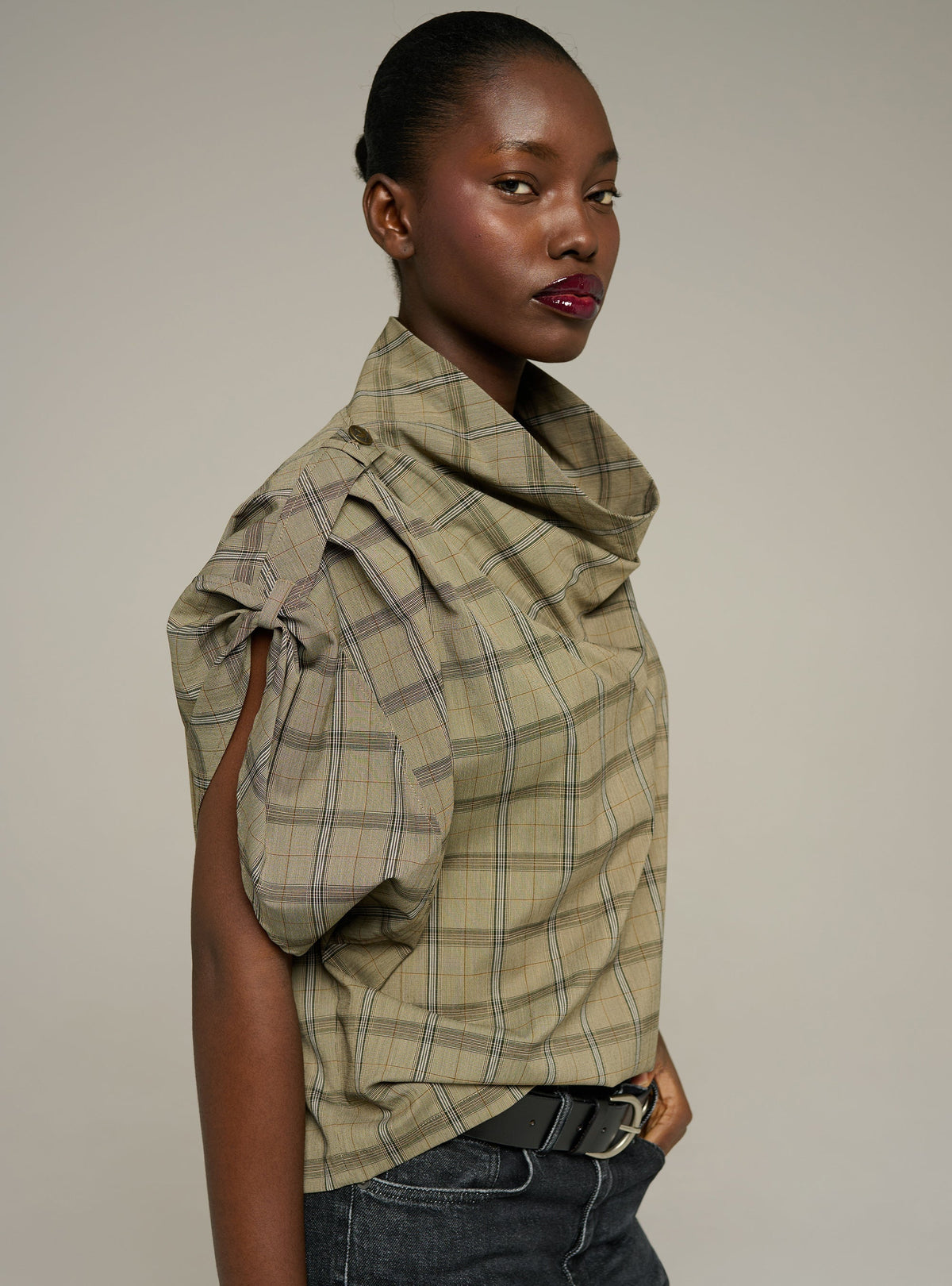 Cotélac Oversized plaid short-sleeve halter-neck blouse
