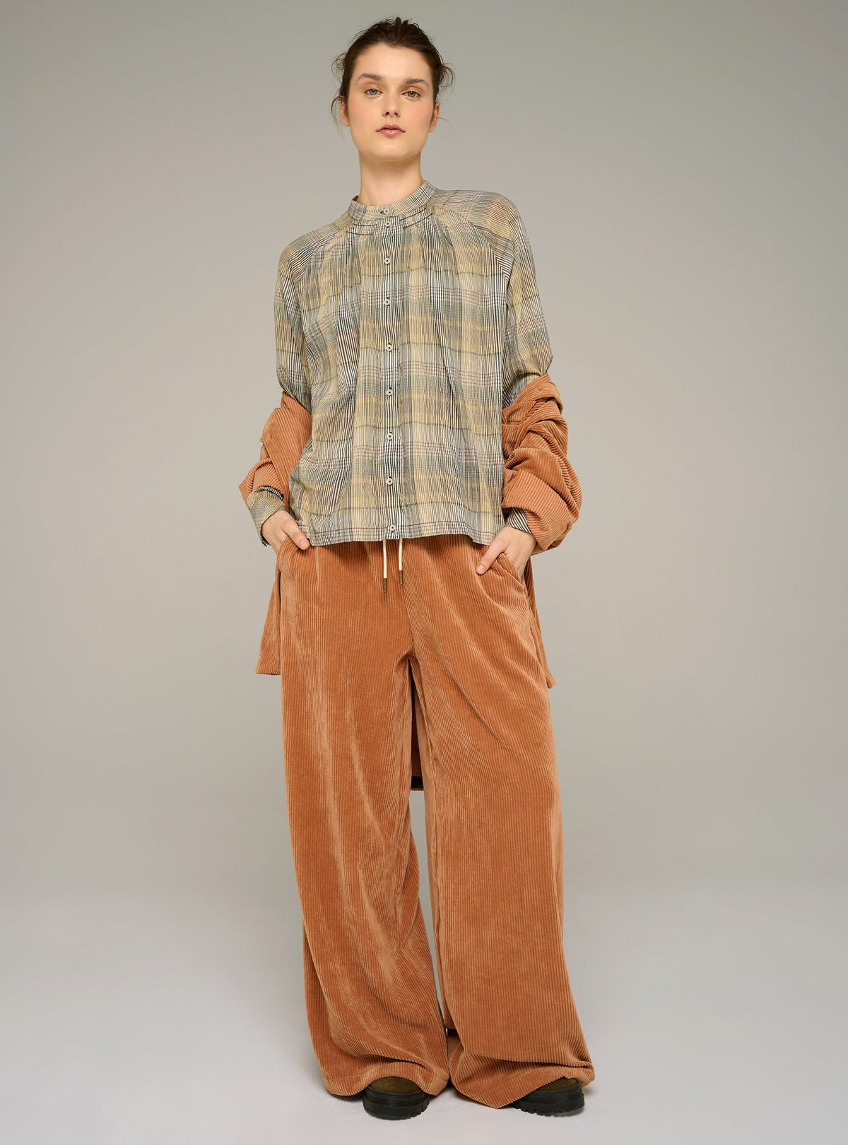 Cotélac acoté Long-sleeve plaid officer-collar shirt