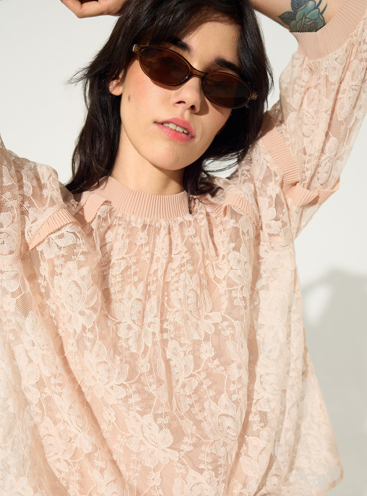 Pink pleated loose lace blouse
