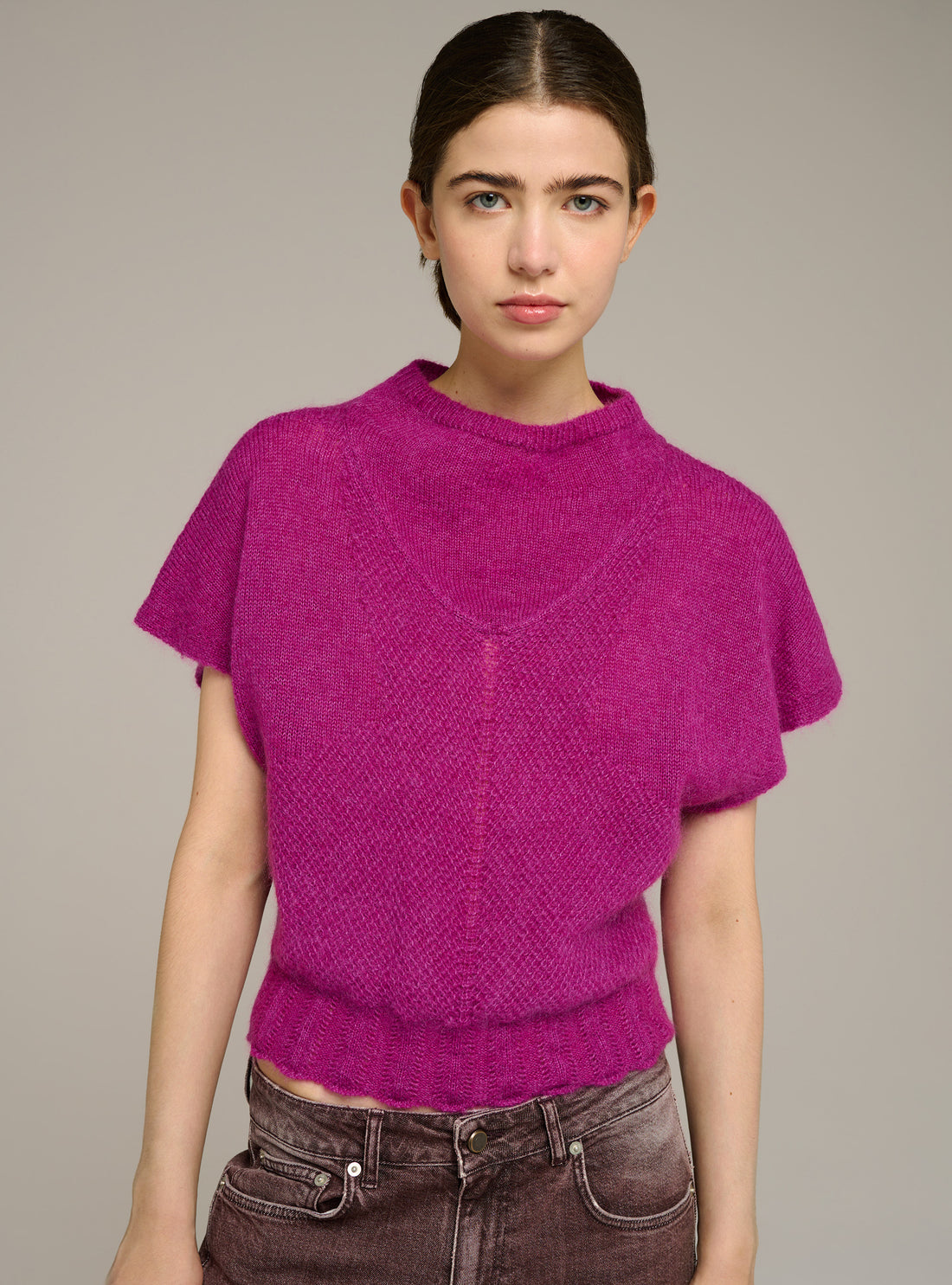 Fitted short-sleeve crewneck sweater