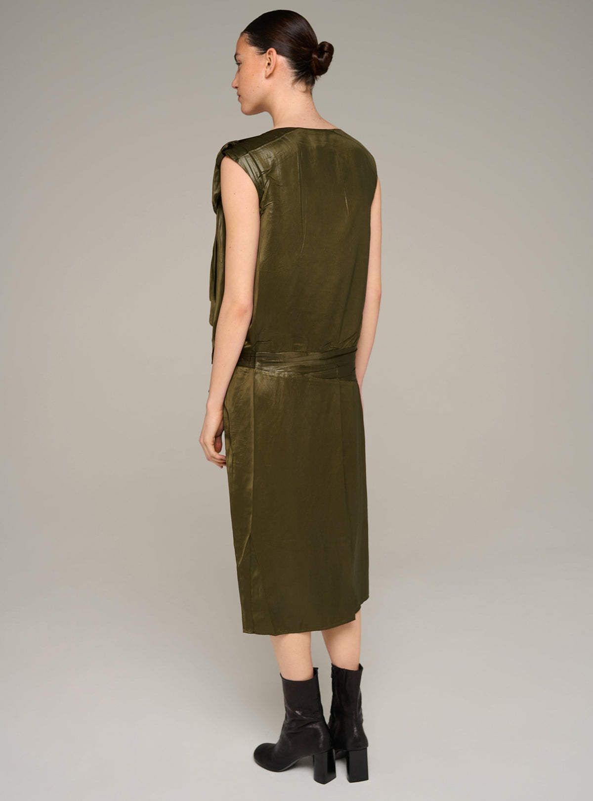Cotélac Long pleated sleeveless dress